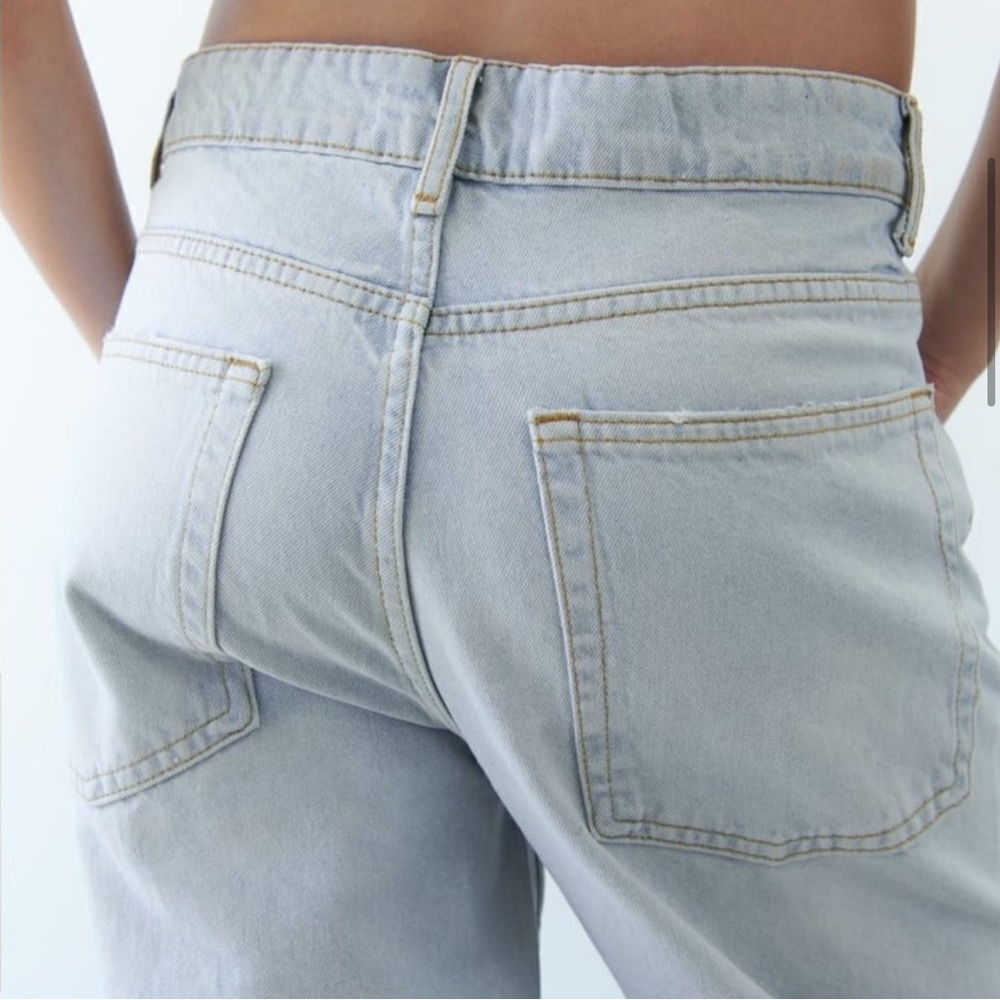 ZARA Light Blue Mid Rise Jeans - Picture 4 of 9